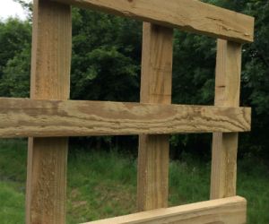 0.6m  x 2.90m Trellis