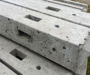 1.83m Concrete Cnr 2x mort post 1.05mF/e